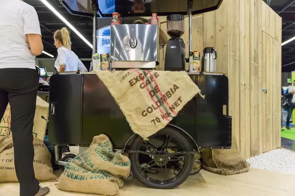 Kleiner Karren mit kolumbianischem Kaffee