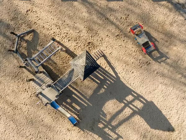 Klettergerüst auf Spielplatz
