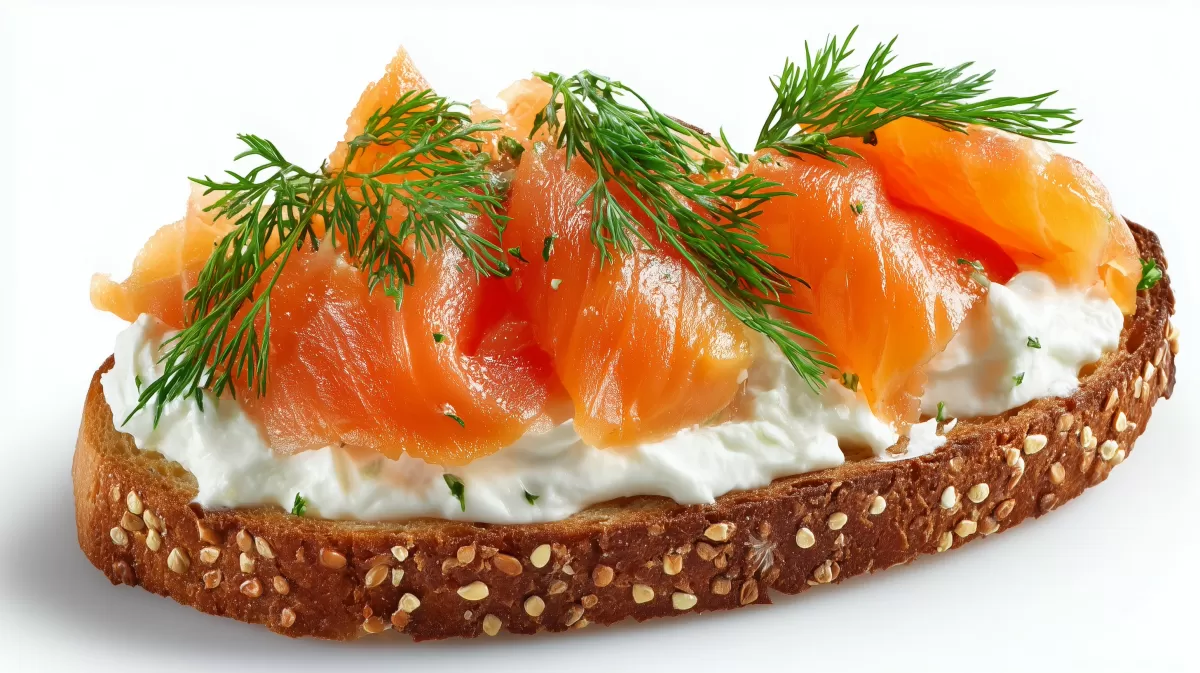 Köstliches Lachsbrötchen mit frischen Kräutern