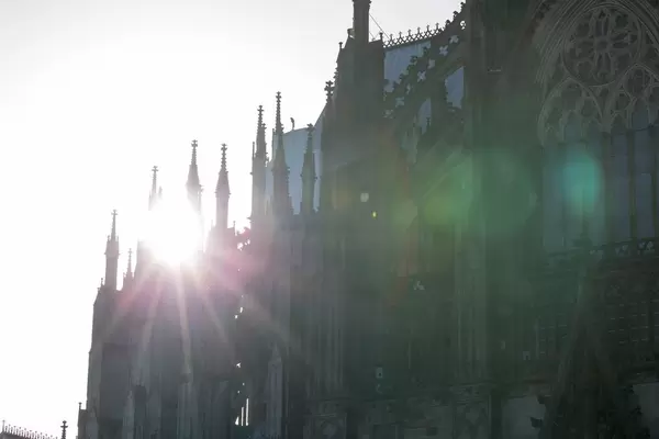 Kölner Dom im Gegenlicht