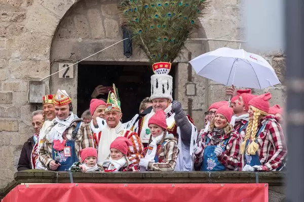Jan von Werth und Dreigestirn beim Rosenmontag in Köln