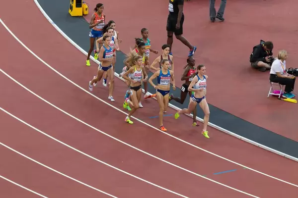 Konstanze Klosterhalfen, Jennifer Simpson und weitere 1500-Meter-Läuferinnen bei den IAAF Leichtathletik-Weltmeisterschaften 2017 in London