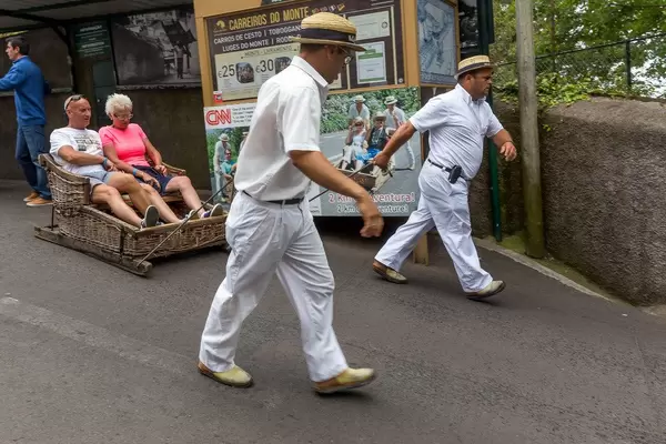 Korbschlittenfahrt auf Madeira