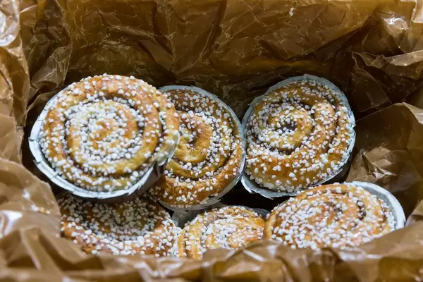 Köstliche Zimtschnecken mit Hagelzucker