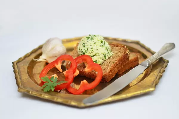 Kräuterbutter / Homemade herbal butter