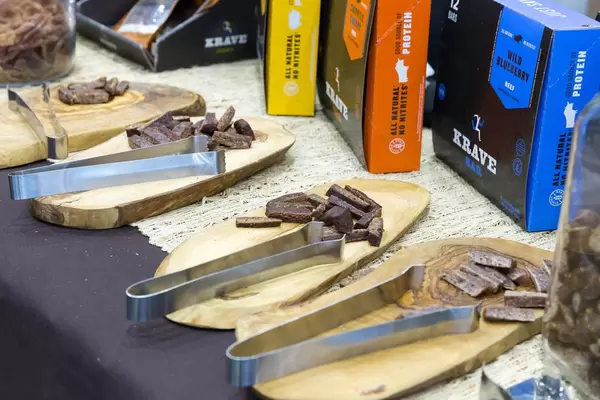 Krave Bars in verschiedenen Geschmacksrichtungen