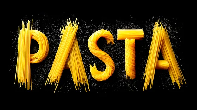 Kreative Pasta-Typographie auf schwarzem Hintergrund