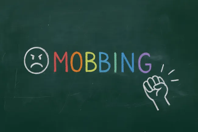 Kreidezeichnung zum Thema Mobbing an Schulen