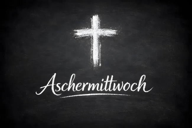 Kreuz auf Kreidetafel - Aschermittwochs-Motiv