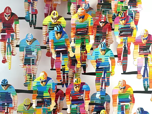 Kunstwerk mit Radfahrern