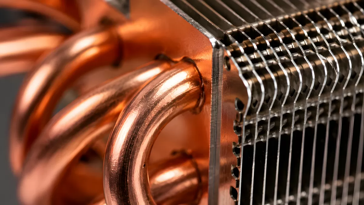 Kupfer-Heatpipes eines CPU-Kühlers in Nahaufnahme