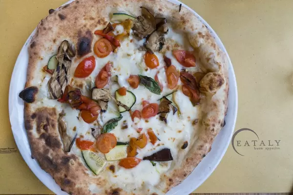 LA PIZZA ROSSOPOMODORO