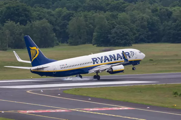Landendes Ryanair-Flugzeug