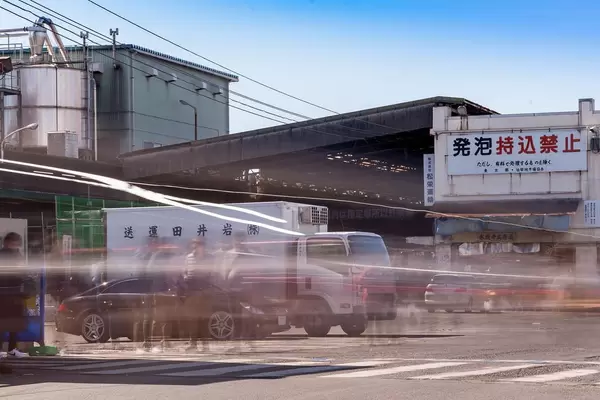 Langzeitbelichtung bei Tag: Der Fischmarkt in Tokio
