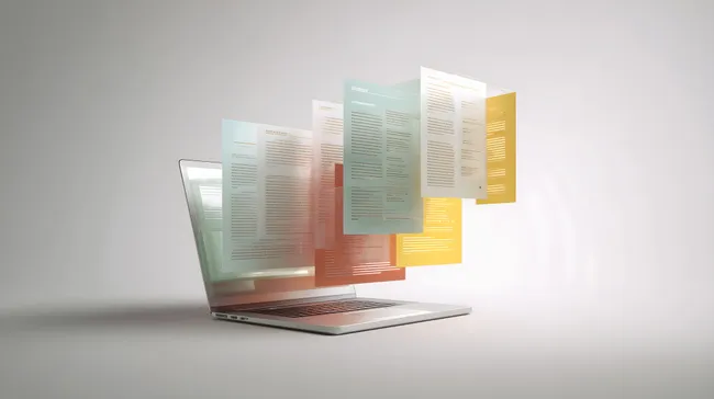 Laptop mit digitalen Dokumenten auf weißem Hintergrund