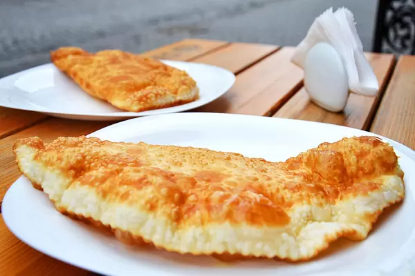 “Khachapuri”