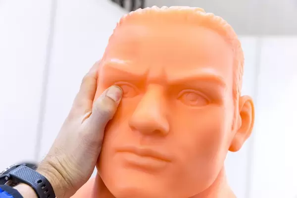 Lebensgroßes Boxdummy auf der Fibo Fitness-Messe in Köln