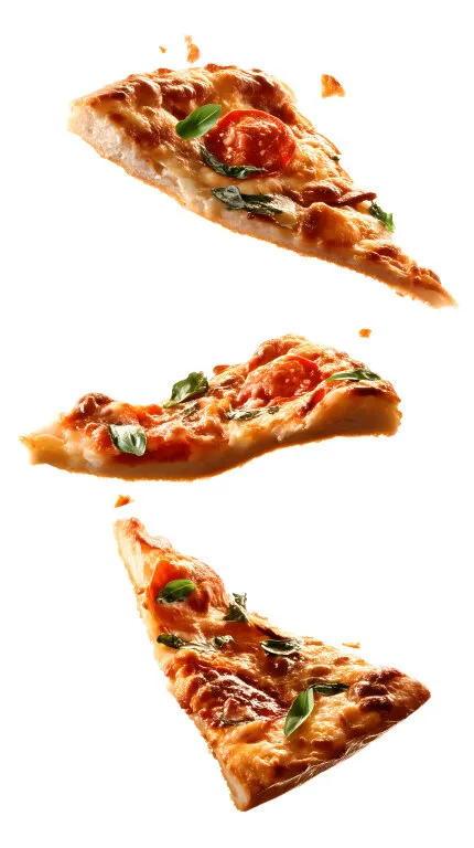 Leckere Pizza-Scheiben mit Basilikum auf weißem Hintergrund