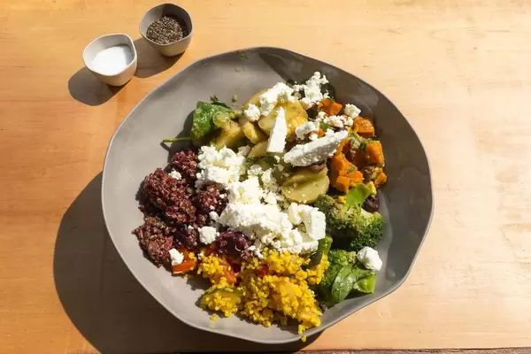 Leichte Mahlzeit: Weichkäse, Kartoffeln, Brokkoli, Kürbis, Zucchini