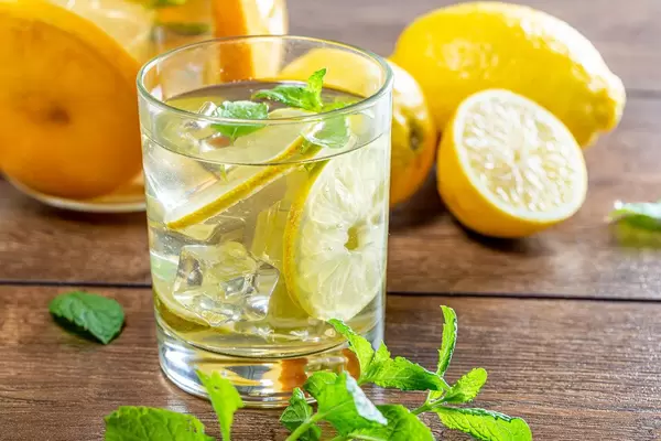 Lemon cocktail with juice, mint and ice (Flip 2019)