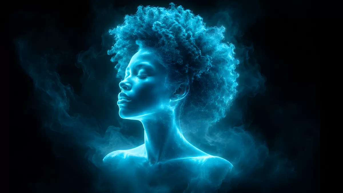 Leuchtende Frau in blauem Neonlicht und Rauch