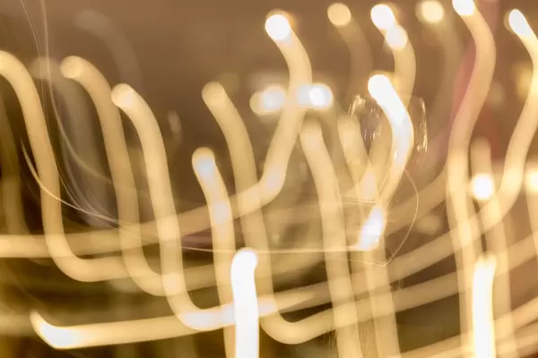 Licht-Zeichnung durch Feuerwerk, fotografiert mit langer Belichtungszeit