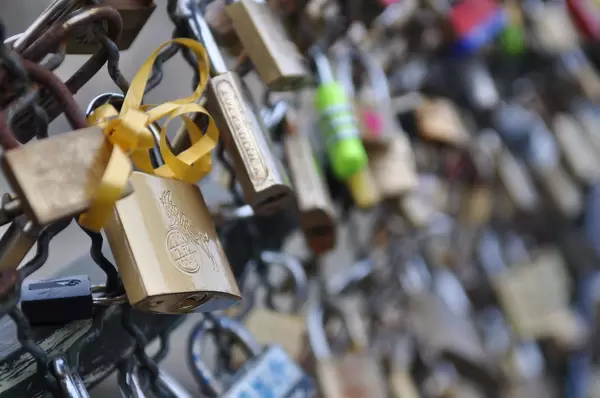 Liebesschlösser in Paris