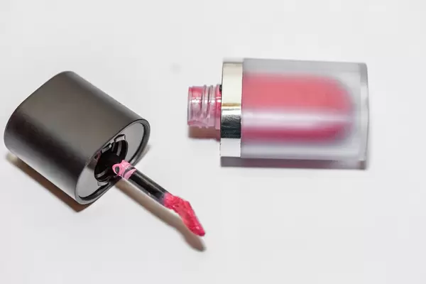 Lip gloss  Flip 2019