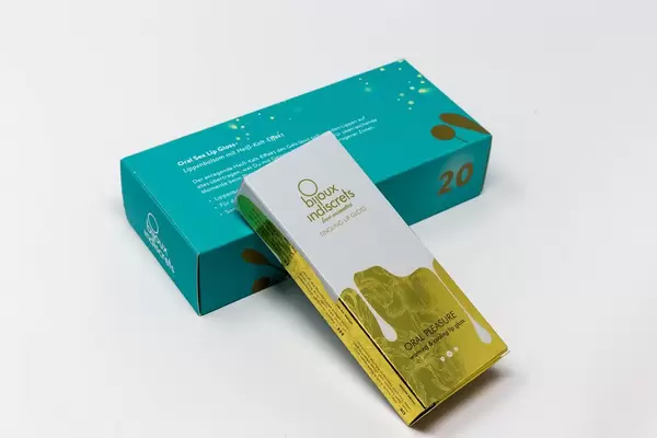 Lippenbalsam für Oralsex mit heiß und kalt Effekt aus dem Amorelie Adventskalender