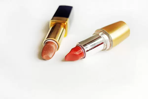 Lippenstifte (engl. Lipsticks)