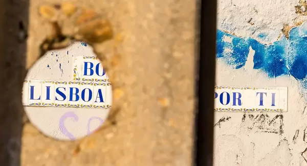 Lissabon-Keramikbuchstaben