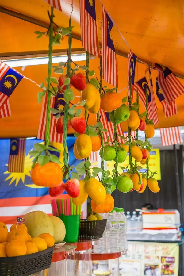 Little Street Store offering different kinds of Fruits in Kuala Lumpur