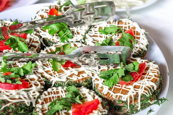 Liver snack with vegetables and mayonnaise (Flip 2019)