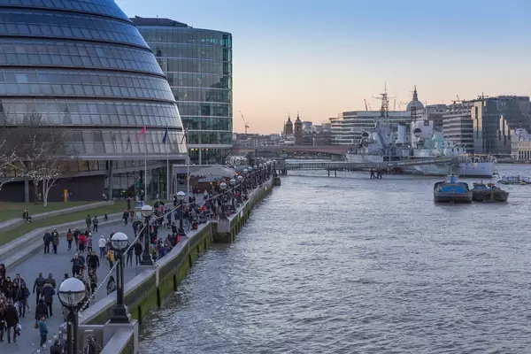 London: City Hall & Themse