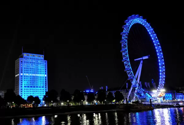 London Eye bei Nacht