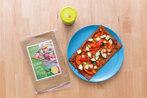 Low Carb PIzza with Peppers and Zucchini