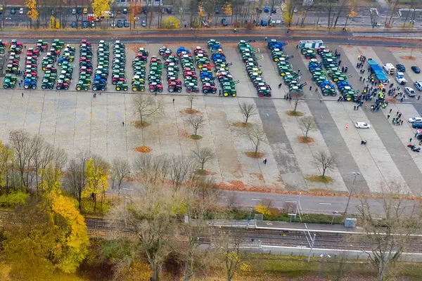 Luftbild des Traktor-Demonstrationszugs deutscher Landwirte beim bundesweiten Aktionstag und Protest gegen Agrarpaket