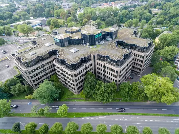 Luftbild: DEVK-Gebäude in Köln