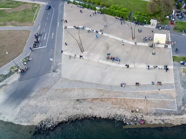 Luftbild: Fähranlegestelle Mondorf im Frühling