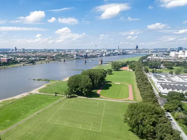 Luftbild: Pollerwiesen und der Rhein in Köln