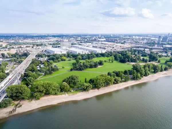 Luftbild: Rheinpark Köln