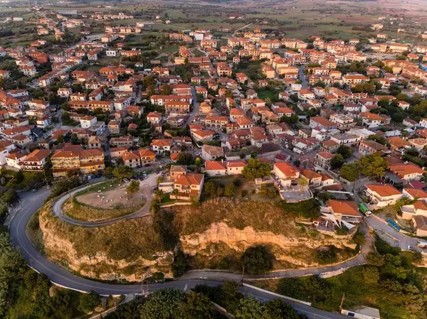 Luftbild von Häusern in Afitos, Griechenland