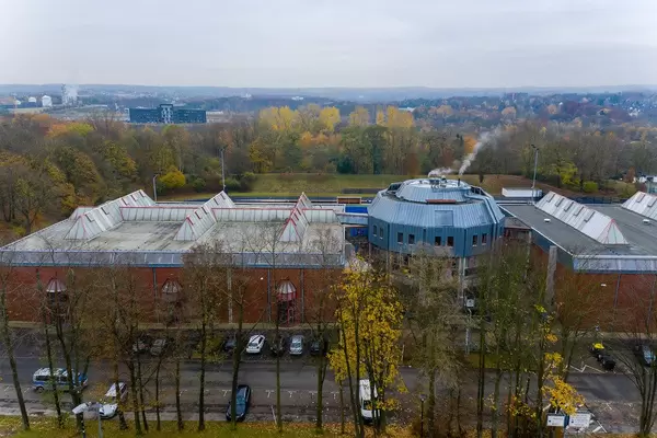 Luftbild zeigt das TSC Eintracht Dortmund Fitnessstudio und BridgeSport-Club Dortmund-Süd 1999 am Remydamm