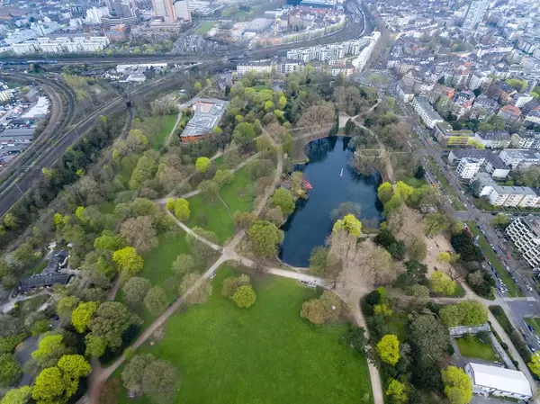 Luftbildaufnahme des Parks Volksgarten in Köln