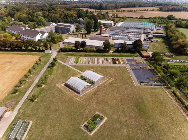 Luftbildaufnahme vom Max-Planck-Institut für Pflanzenzüchtungsforschung