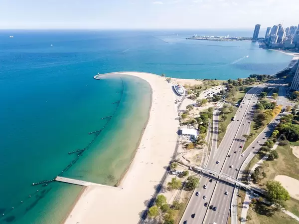 Luftbildaufnahme von North Avenue Beach in Chicago