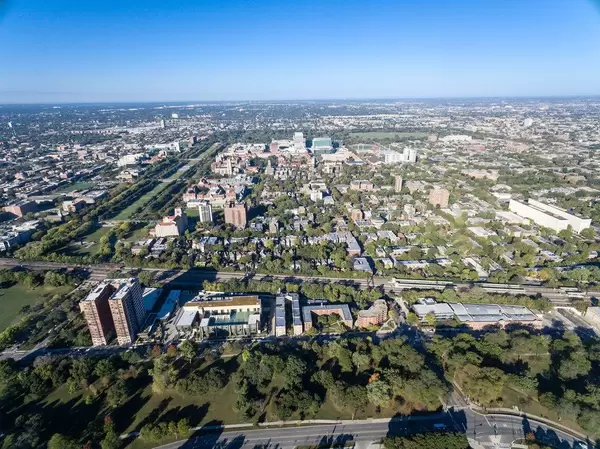 Luftbildaufnahme von Vista Homes, Earl Shapiro Hall und Hyde Park