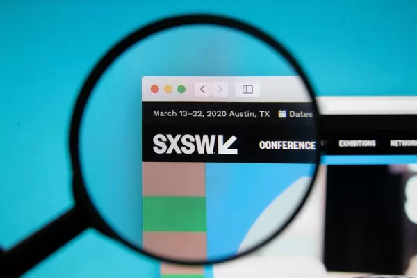 Lupe über SXSW-Logo auf Homepage von South by Southwest