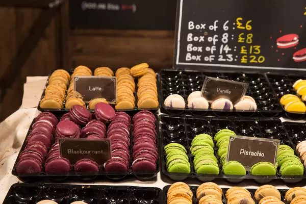 Macarons: Blackcurrant, Latte & Pistachio