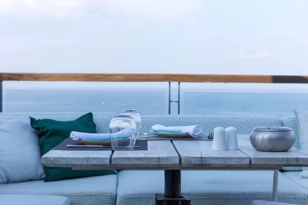 Magia Bar Restaurant mit Blick auf's Meer in Afitos in Chalkidiki